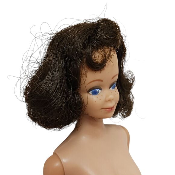 1962 Barbie MIDGE Doll Blue Eyes Brown Hair Freckles RED Nails EARRINGS RARE - Picture 8 of 16